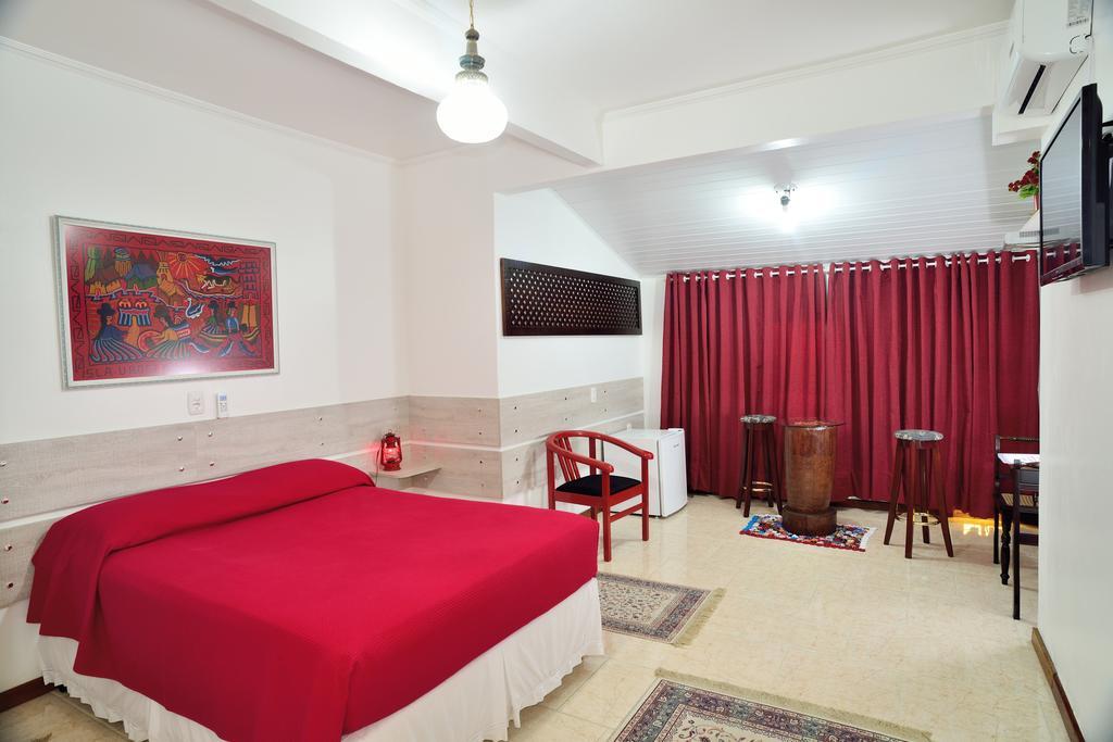 Hotel Pousada Casa Tasca Bento Gonçalves Стая снимка